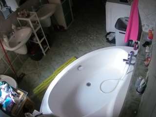 voyeurcam-julmodels-bath-1st-1