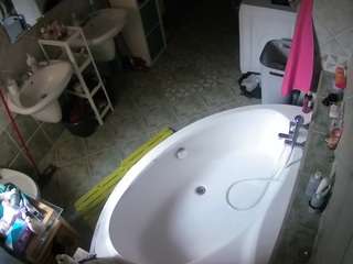 voyeurcam-julmodels-bath-1st-1