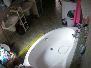 voyeurcam-julmodels-bath-1st-1