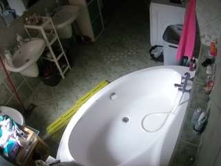 voyeurcam-julmodels-bath-1st-1