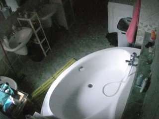 voyeurcam-julmodels-bath-1st-1 Webcam Model Profile