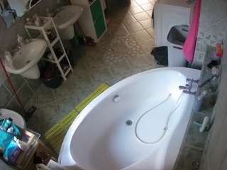 voyeurcam-julmodels-bath-1st-1 Webcam Model Profile