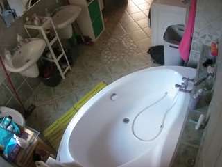 voyeurcam-julmodels-bath-1st-1 Webcam Model Profile