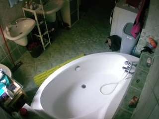 voyeurcam-julmodels-bath-1st-1 camsoda