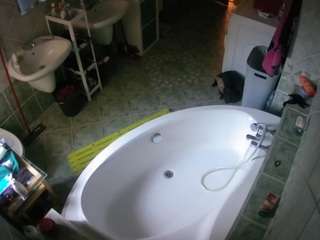 voyeurcam-julmodels-bath-1st-1 camsoda