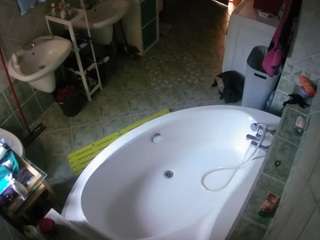 voyeurcam-julmodels-bath-1st-1 camsoda