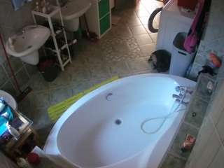 voyeurcam-julmodels-bath-1st-1 camsoda