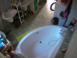 voyeurcam-julmodels-bath-1st-1 camsoda