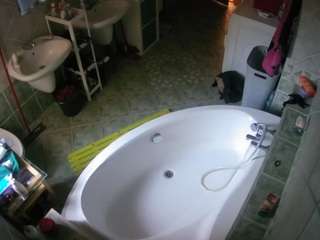 voyeurcam-julmodels-bath-1st-1 camsoda