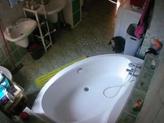 voyeurcam-julmodels-bath-1st-1 camsoda