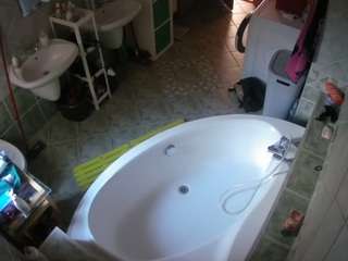 voyeurcam-julmodels-bath-1st-1 camsoda
