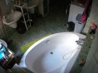 voyeurcam-julmodels-bath-1st-1 camsoda