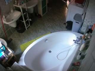 voyeurcam-julmodels-bath-1st-1 camsoda
