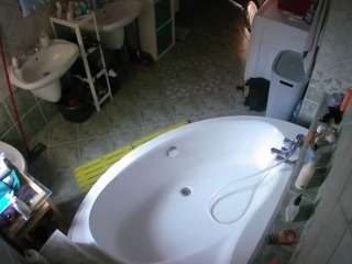 voyeurcam-julmodels-bath-1st-1 camsoda