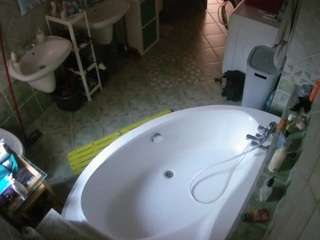 voyeurcam-julmodels-bath-1st-1 camsoda
