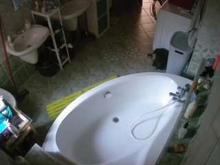voyeurcam-julmodels-bath-1st-1 camsoda