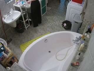 voyeurcam-julmodels-bath-1st-1 camsoda