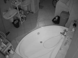  voyeurcam-julmodels-bath-1st-1 chat room