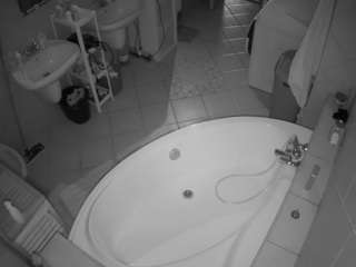  voyeurcam-julmodels-bath-1st-1 chat room