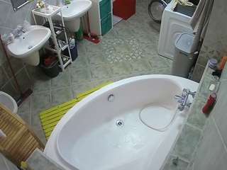 voyeurcam-julmodels-bath-1st-1 camsoda