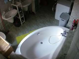 voyeurcam-julmodels-bath-1st-1 camsoda