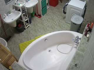 voyeurcam-julmodels-bath-1st-1 camsoda