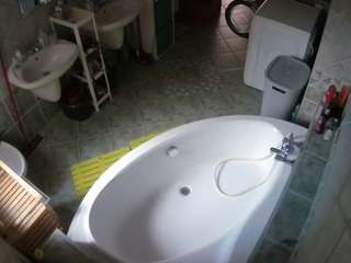 voyeurcam-julmodels-bath-1st-1 camsoda
