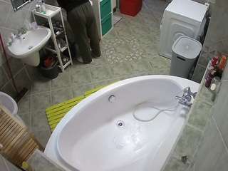 voyeurcam-julmodels-bath-1st-1 camsoda