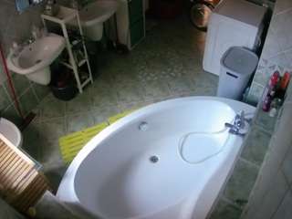 voyeurcam-julmodels-bath-1st-1 camsoda