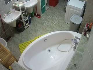 voyeurcam-julmodels-bath-1st-1