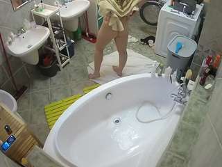 voyeurcam-julmodels-bath-1st-1