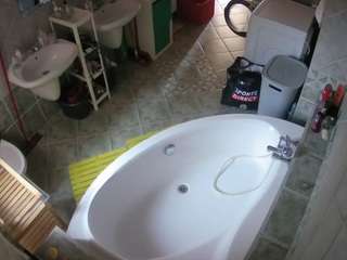 voyeurcam-julmodels-bath-1st-1 camsoda