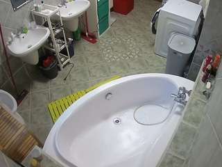 voyeurcam-julmodels-bath-1st-1 camsoda