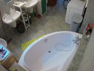 voyeurcam-julmodels-bath-1st-1 camsoda