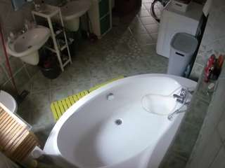voyeurcam-julmodels-bath-1st-1 camsoda