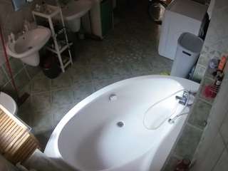 voyeurcam-julmodels-bath-1st-1