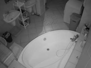 voyeurcam-julmodels-bath-1st-1 Live Webcam on CamSoda