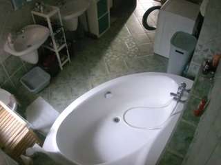 voyeurcam-julmodels-bath-1st-1