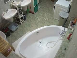 voyeurcam-julmodels-bath-1st-1 camsoda