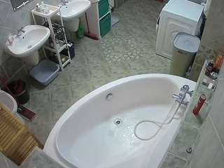 voyeurcam-julmodels-bath-1st-1 camsoda