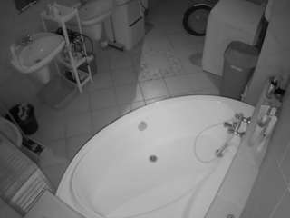 voyeurcam-julmodels-bath-1st-1's CamSoda show and profile