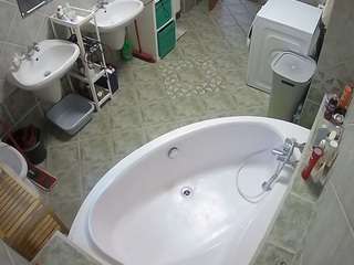 Live Sex Chat with Julmodels Bathroom 1st Floor-1 (@voyeurcam-julmodels-bath-1st-1)