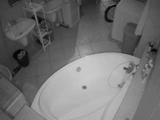 voyeurcam-julmodels-bath-1st-1's CamSoda show and profile