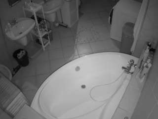 voyeurcam-julmodels-bath-1st-1's CamSoda show and profile