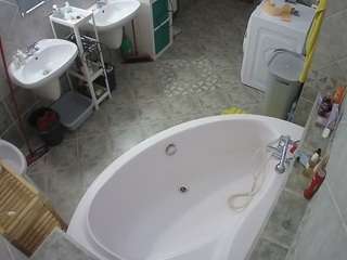 voyeurcam-julmodels-bath-1st-1's CamSoda show and profile