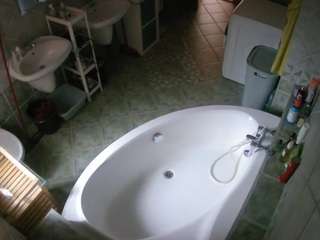 voyeurcam-julmodels-bath-1st-1's CamSoda show and profile