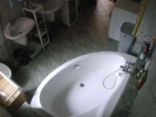 voyeurcam-julmodels-bath-1st-1's CamSoda show and profile