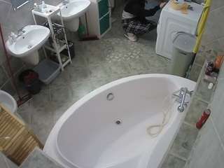 voyeurcam-julmodels-bath-1st-1 Live Webcam on CamSoda