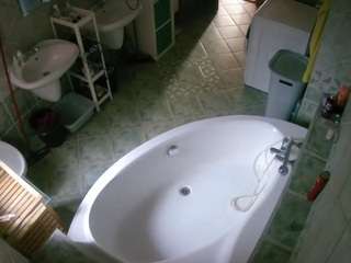 voyeurcam-julmodels-bath-1st-1