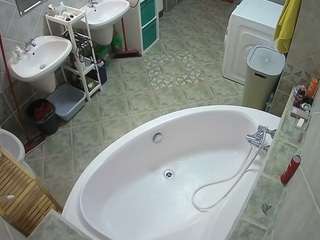 voyeurcam-julmodels-bath-1st-1